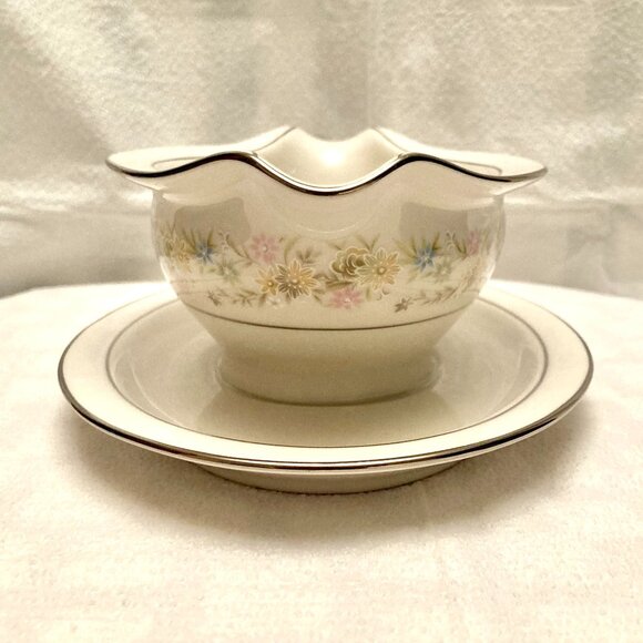 Noritake Blossom Time 7150 Fine Ivory China Gravy Boat Attached Underplate 7.5" - Picture 3 of 8
